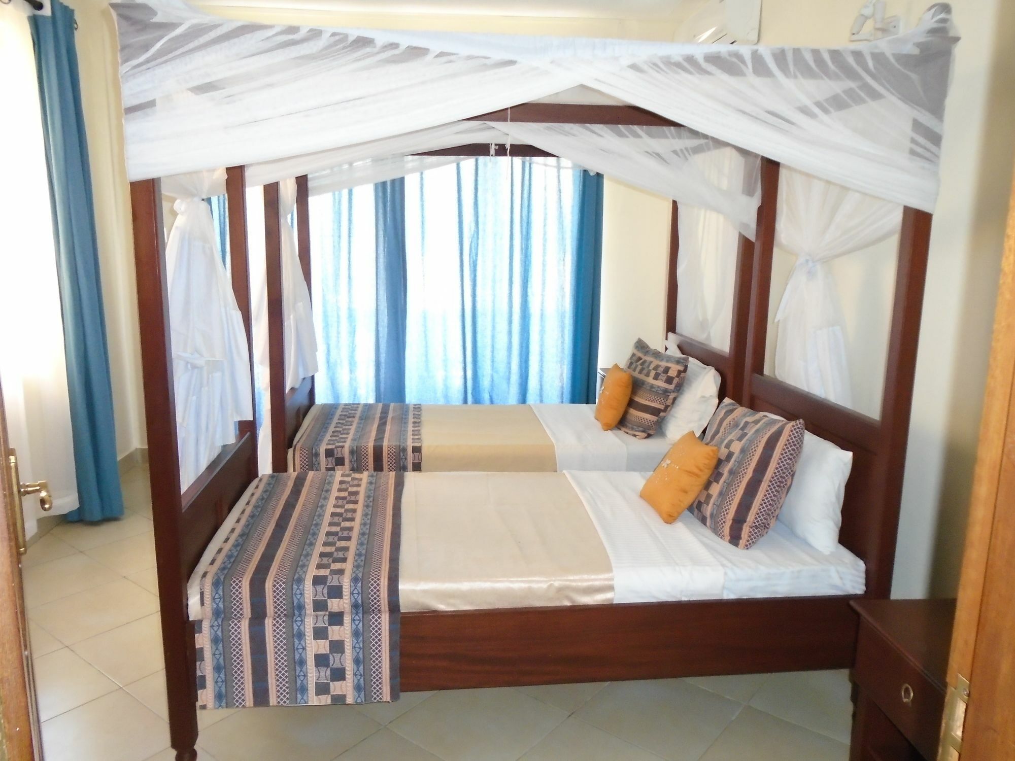 Pawenzi Serviced Apartments มอมบาซา ภายนอก รูปภาพ