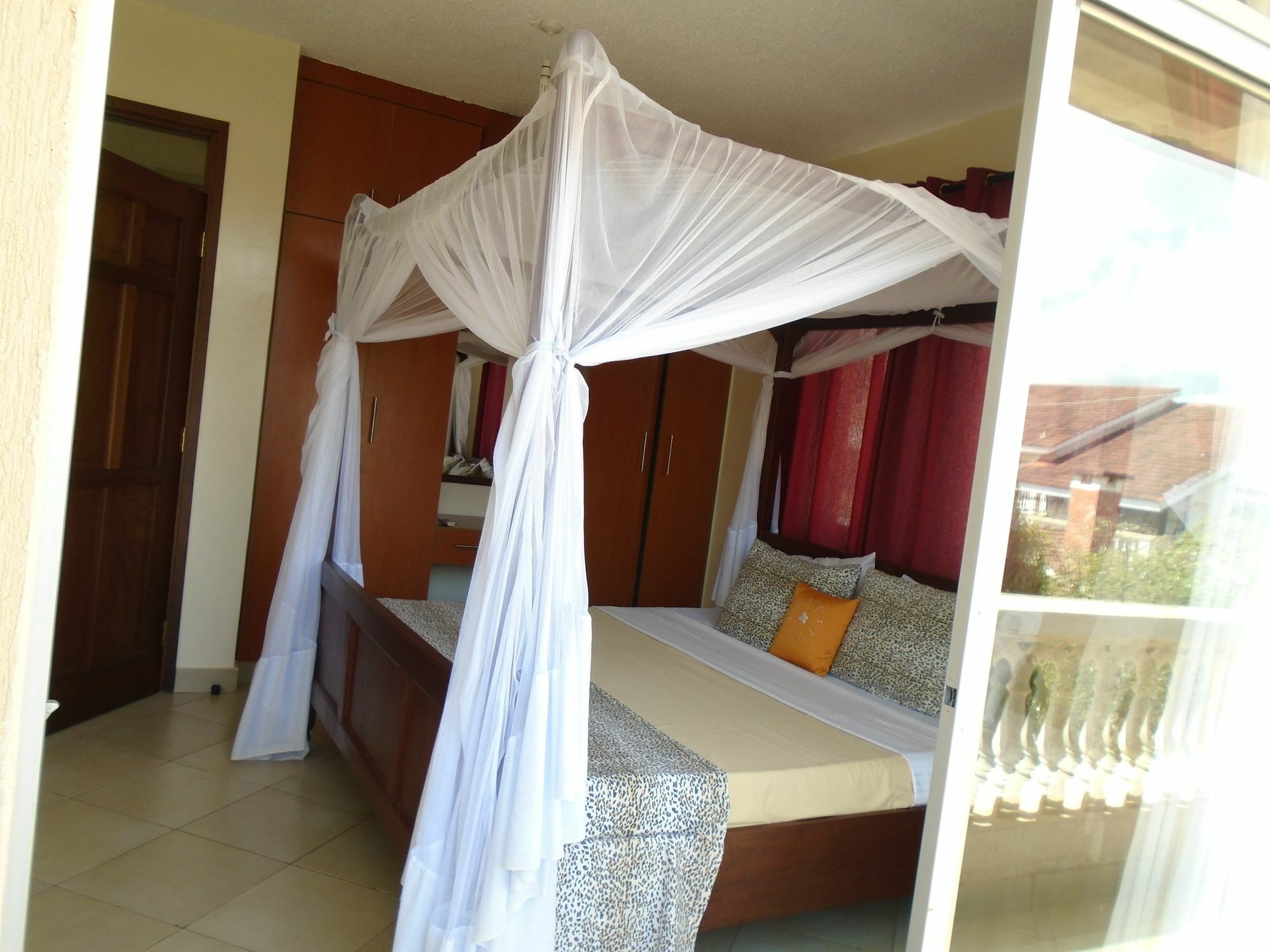 Pawenzi Serviced Apartments มอมบาซา ภายนอก รูปภาพ